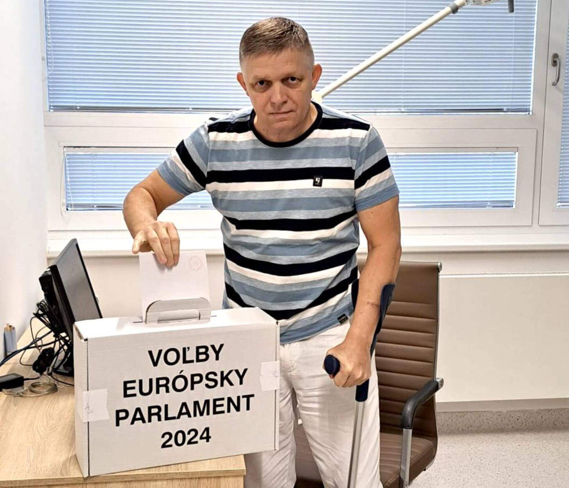 El primer ministre eslovac vota a les europees des de l'hospital després de l'intent d'assassinat