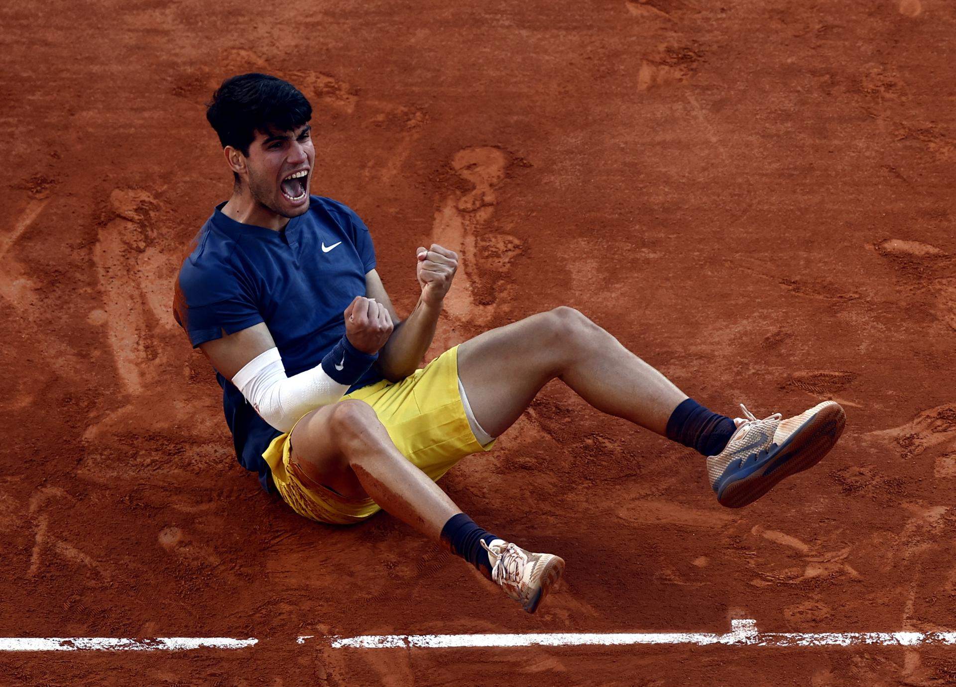 Carlos Alcaraz s'eternitza a la terra de Roland Garros amb un èpic triomf contra Zverev