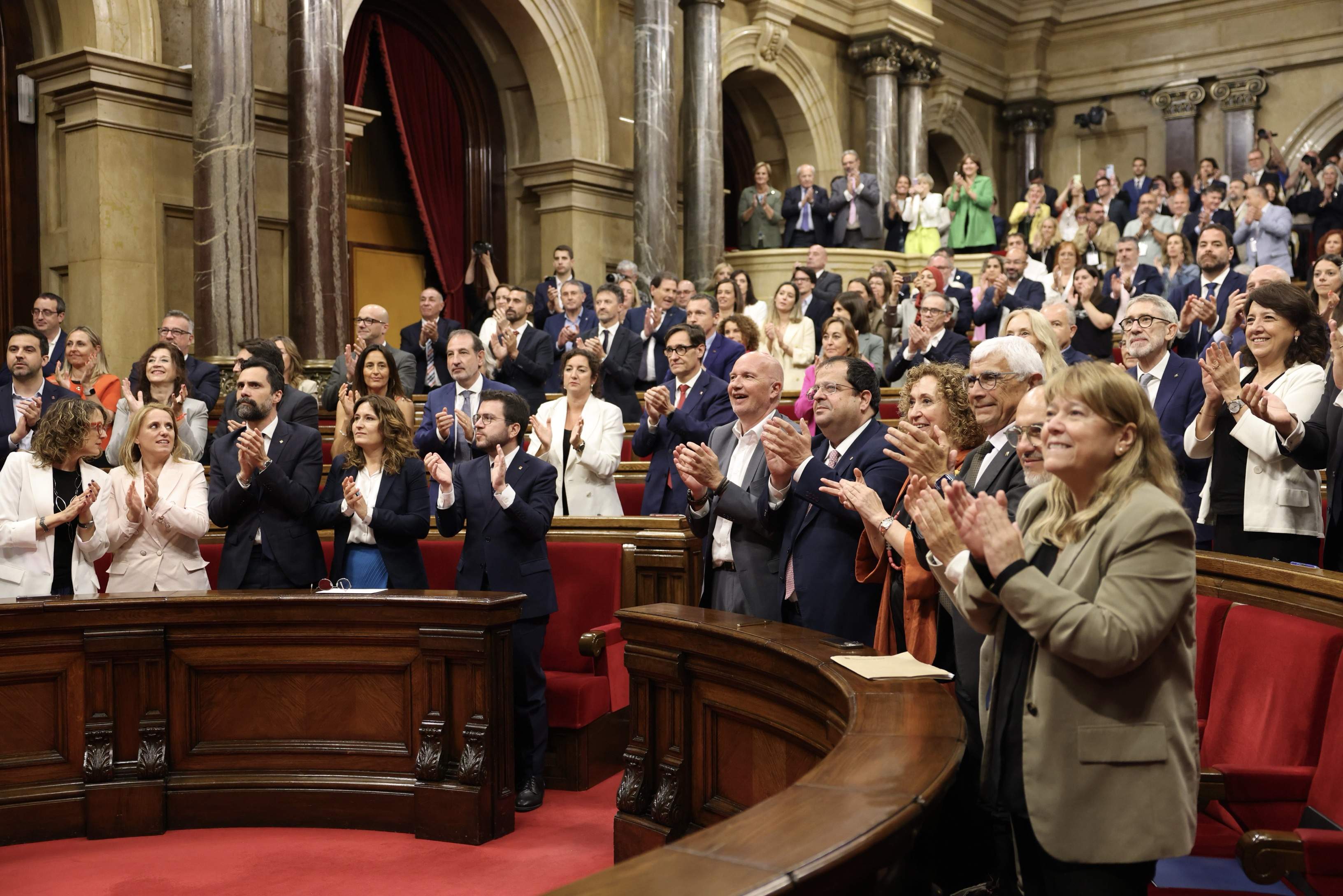 El independentismo acuerda con el PSC y Comuns incorporar el voto telemático en el Parlament