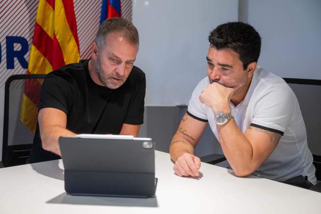 Hansi Flick i Deco treballant a la Ciutat Esportiva del Barça / Foto: FC Barcelona