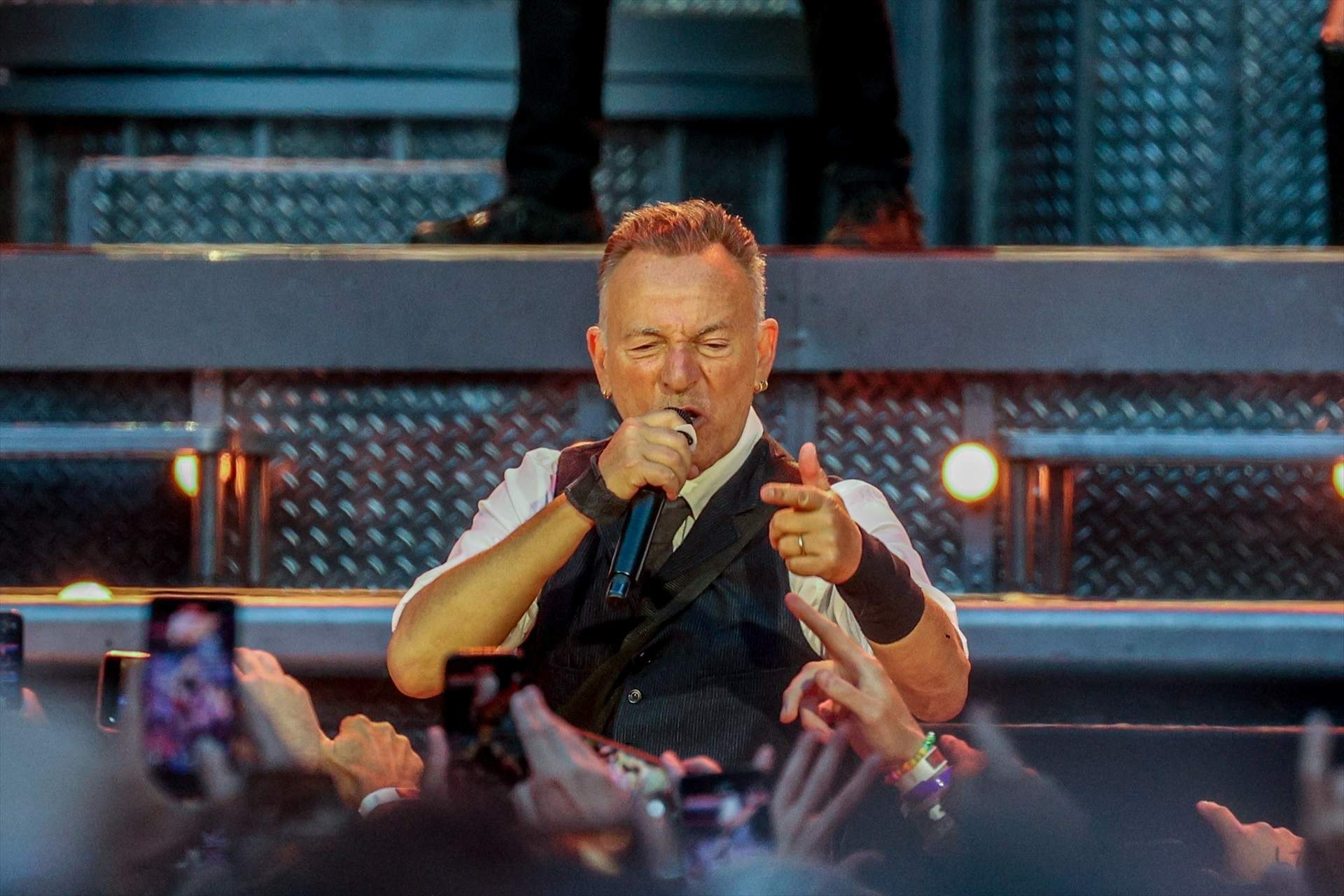 Bruce Springsteen cumple en Madrid y garantiza el doble concierto en Barcelona