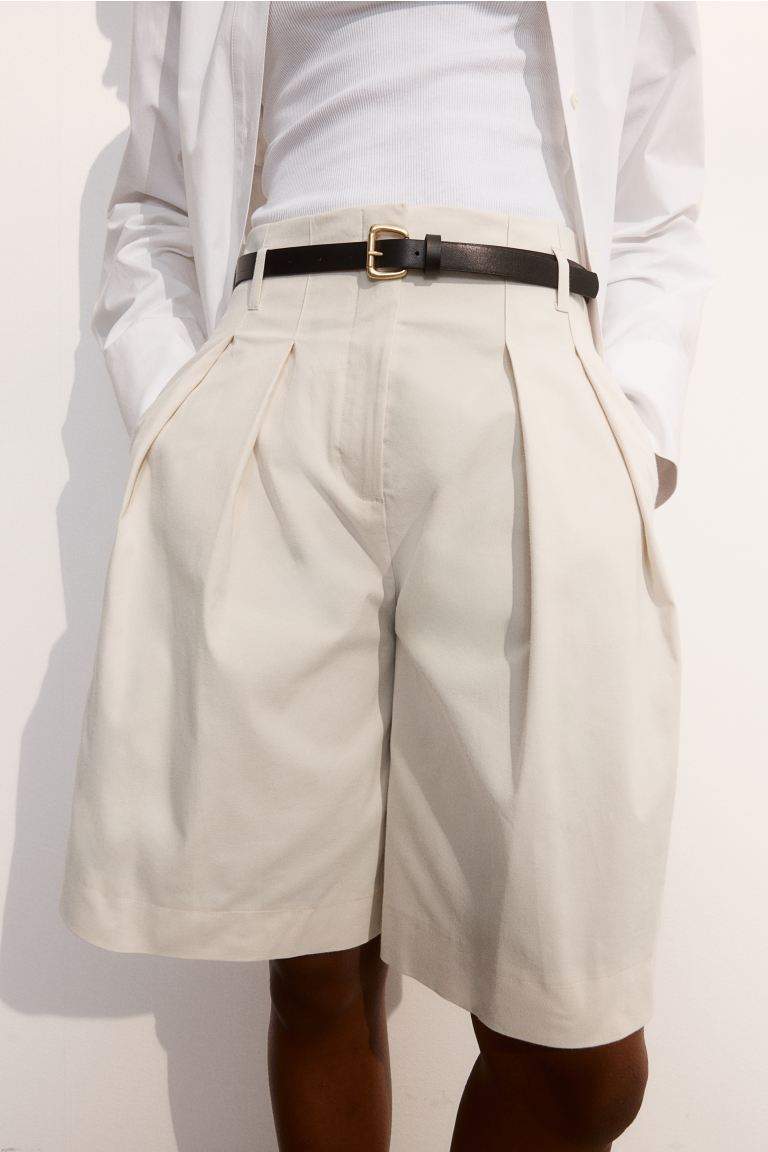La bermuda con cinturón que eligen las mujeres de clase alta para el verano por 29,99 euros en H&M