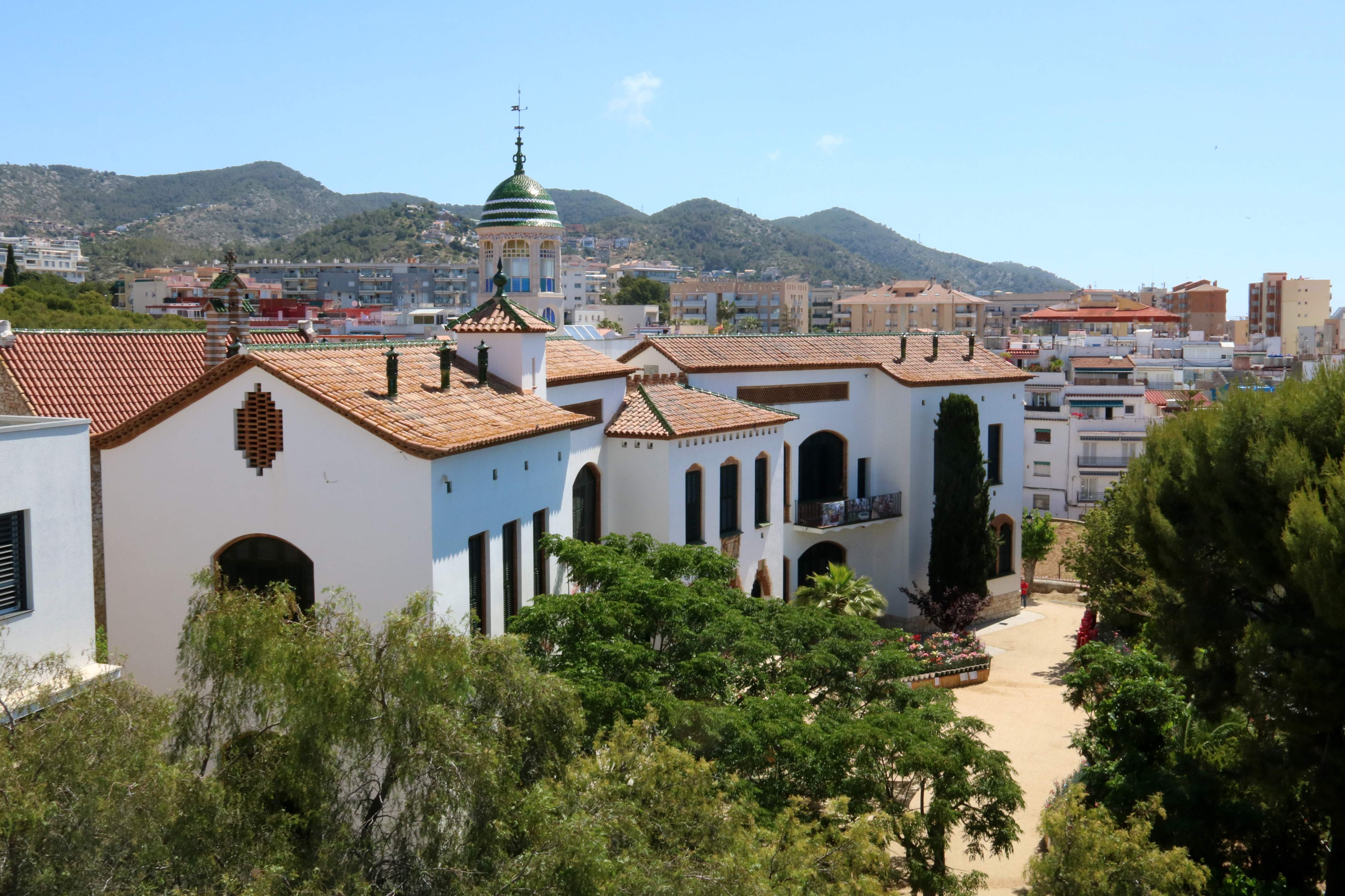 L’hospital Sant Joan Baptista de Sitges celebra 700 anys de vida: la cura de les persones i de la malvasia
