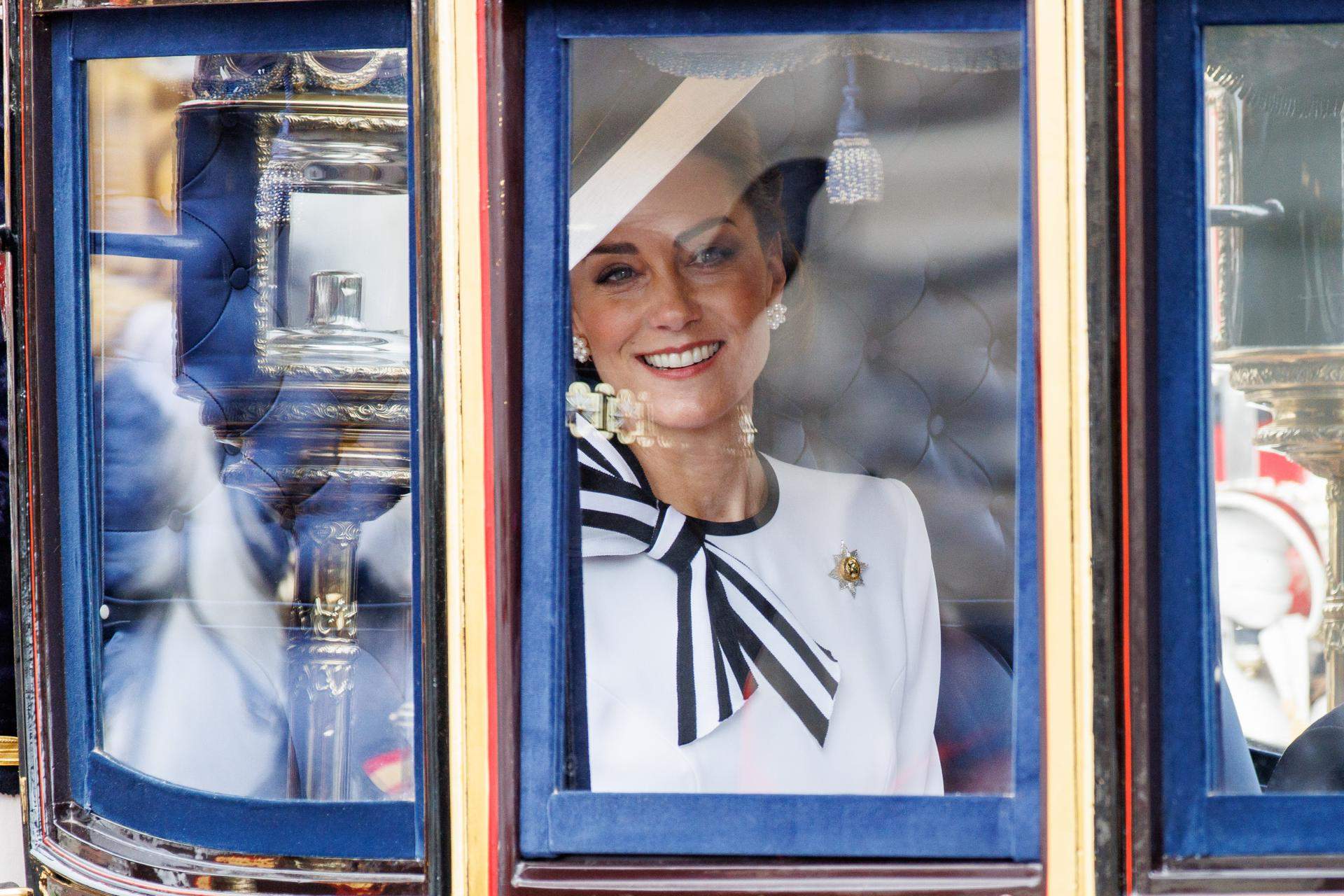 Kate Middleton reaparece en público por primera vez desde que anunció que sufría cáncer