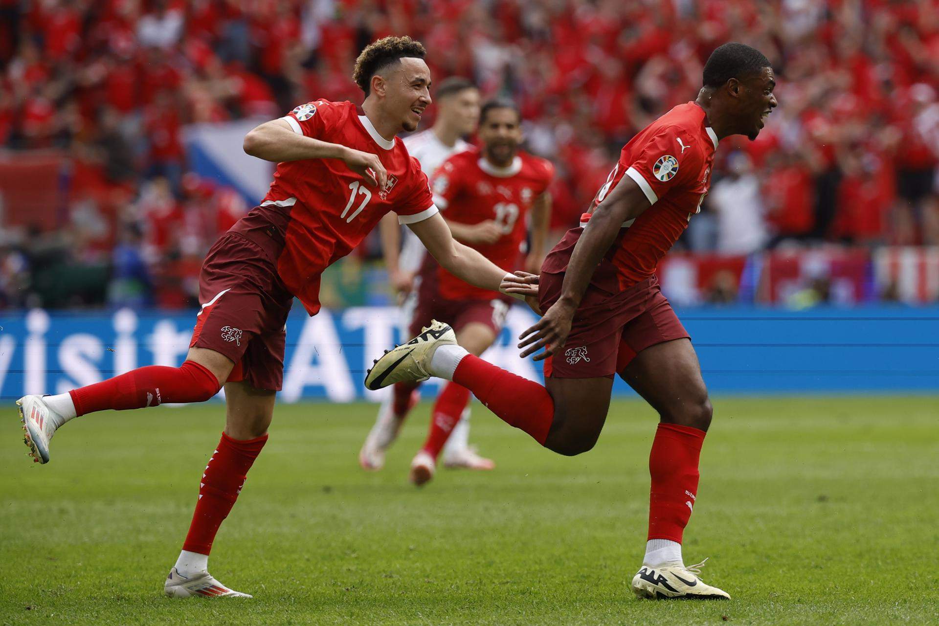 Exhibició de resistència de Suïssa per sumar els tres punts davant d'Hongria a l'Eurocopa (1-3)