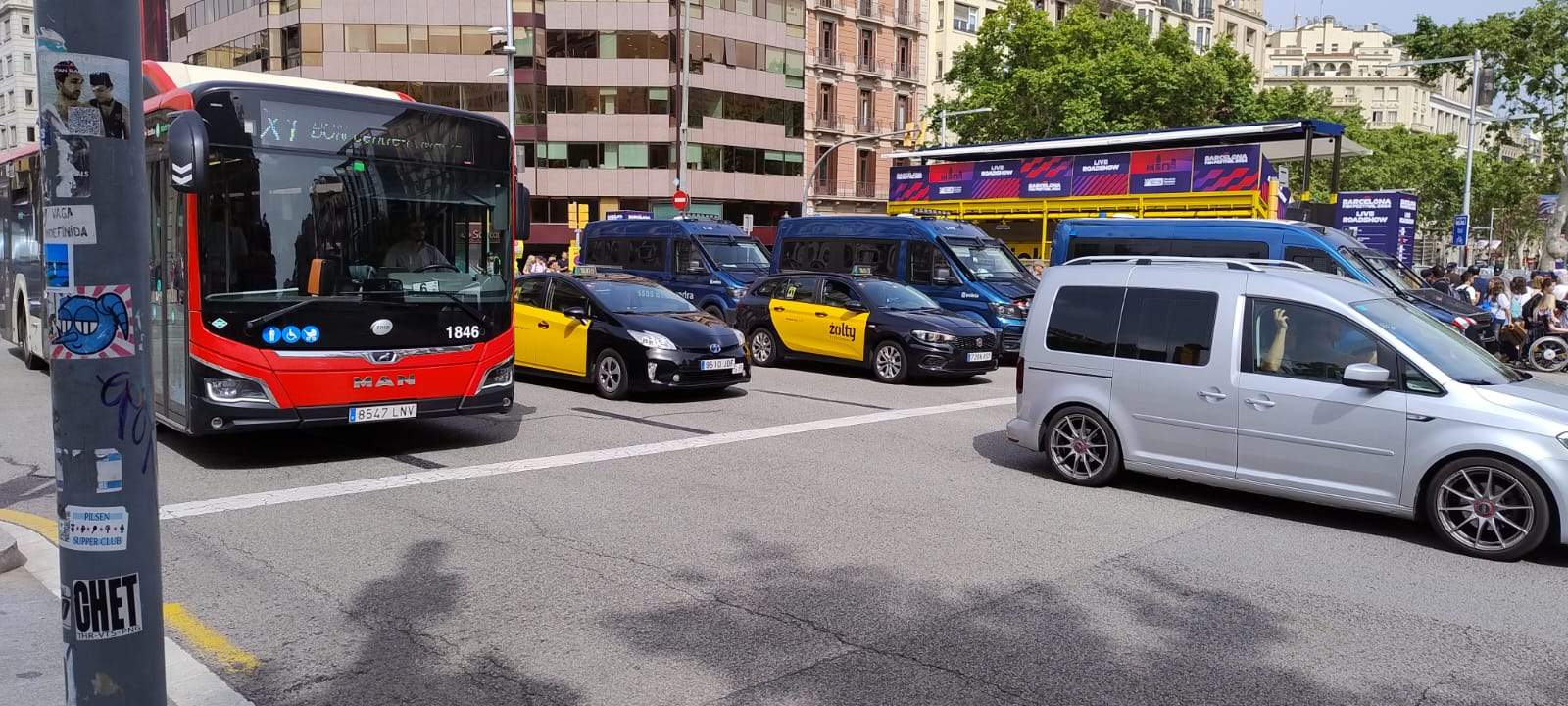 Tráfico fluido en la calle de Aragón. Foto: Jordi Palmer