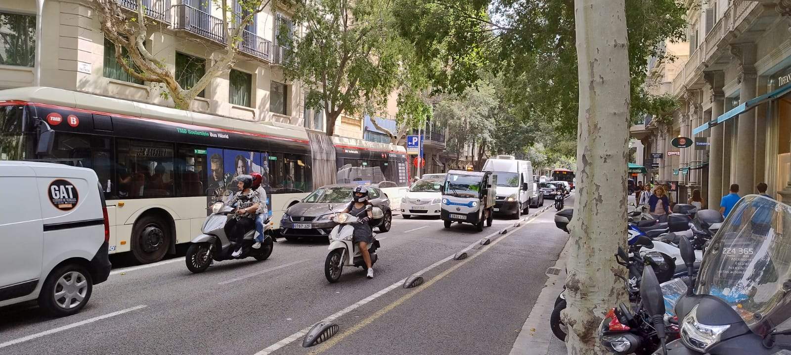 El 56% de usuarios de coche privado del entorno de Barcelona no encuentran alternativa en transporte público