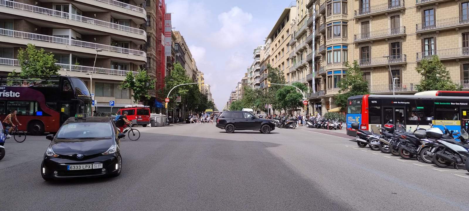 Mobilitzacio contra exhibicio Formula 1 calle Arago / jordi Palmer