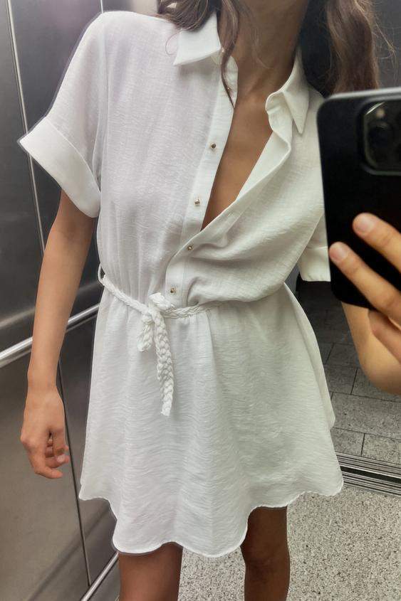 El vestido camisero de Zara que las pijas fichan para el verano para llevar con sandalia plana romana