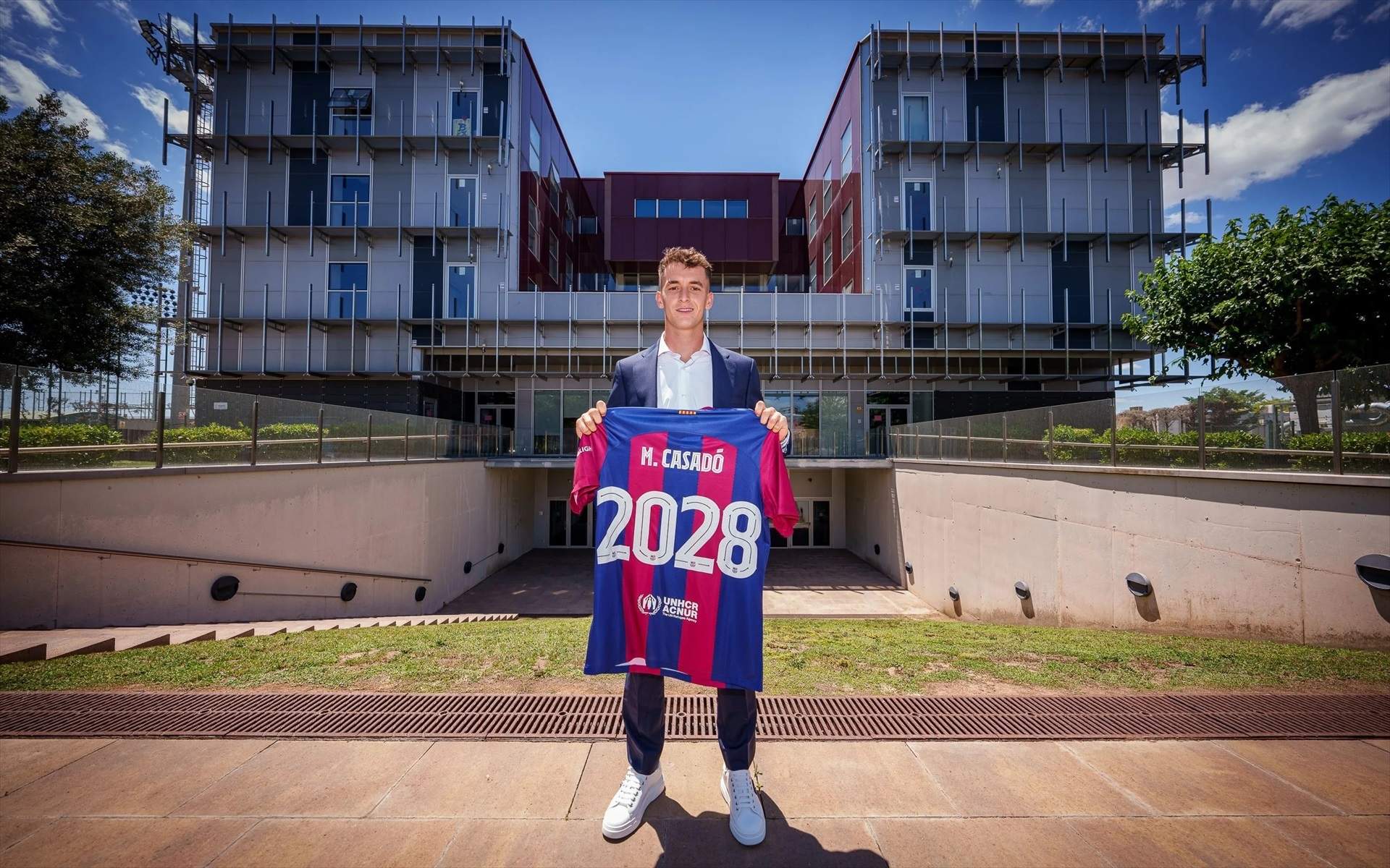 Marc Casadó i Marc Bernal obren la porta a un comiat per falta de rendiment al vestidor del Barça