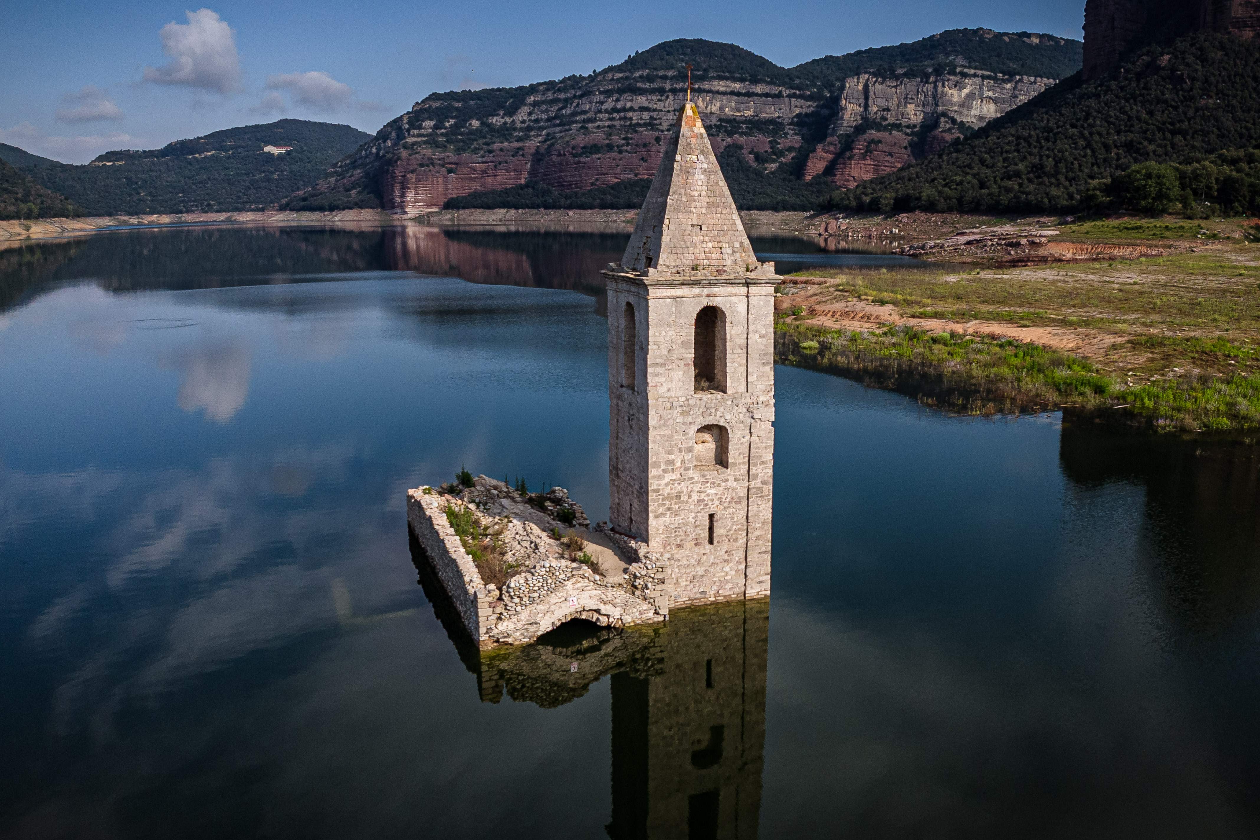 Disminueix el nivell d'aigua als embassaments de les conques internes