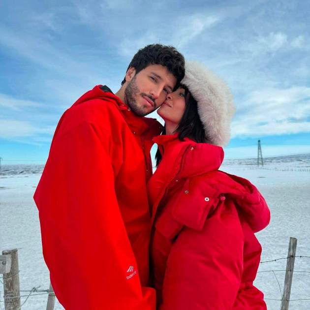 Aitana y Sebastian Yatra en el videoclip 'Akureyri' / Instagram