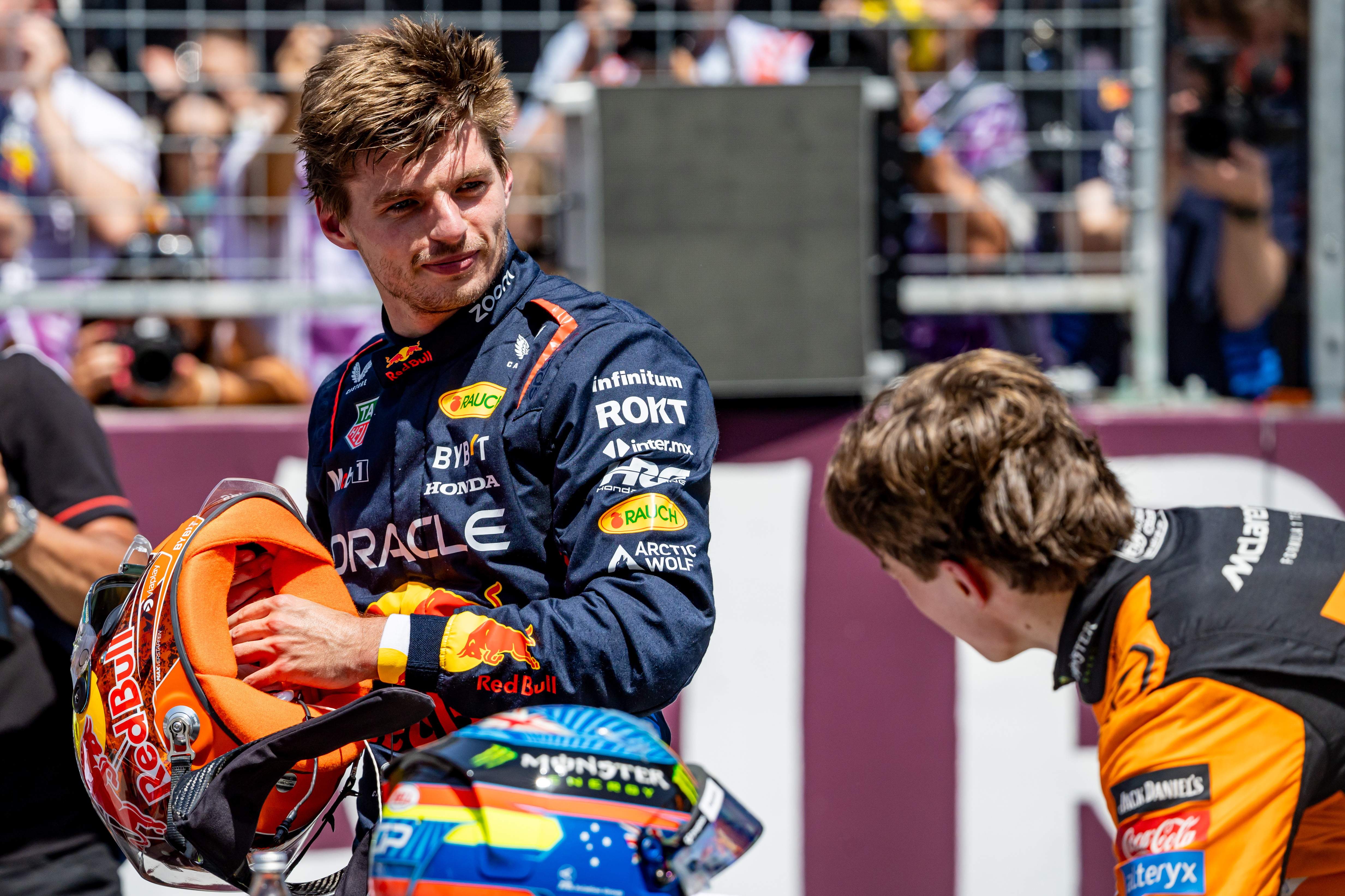 Verstappen se defiende de los McLaren y gana la carrera al sprint del GP de Austria