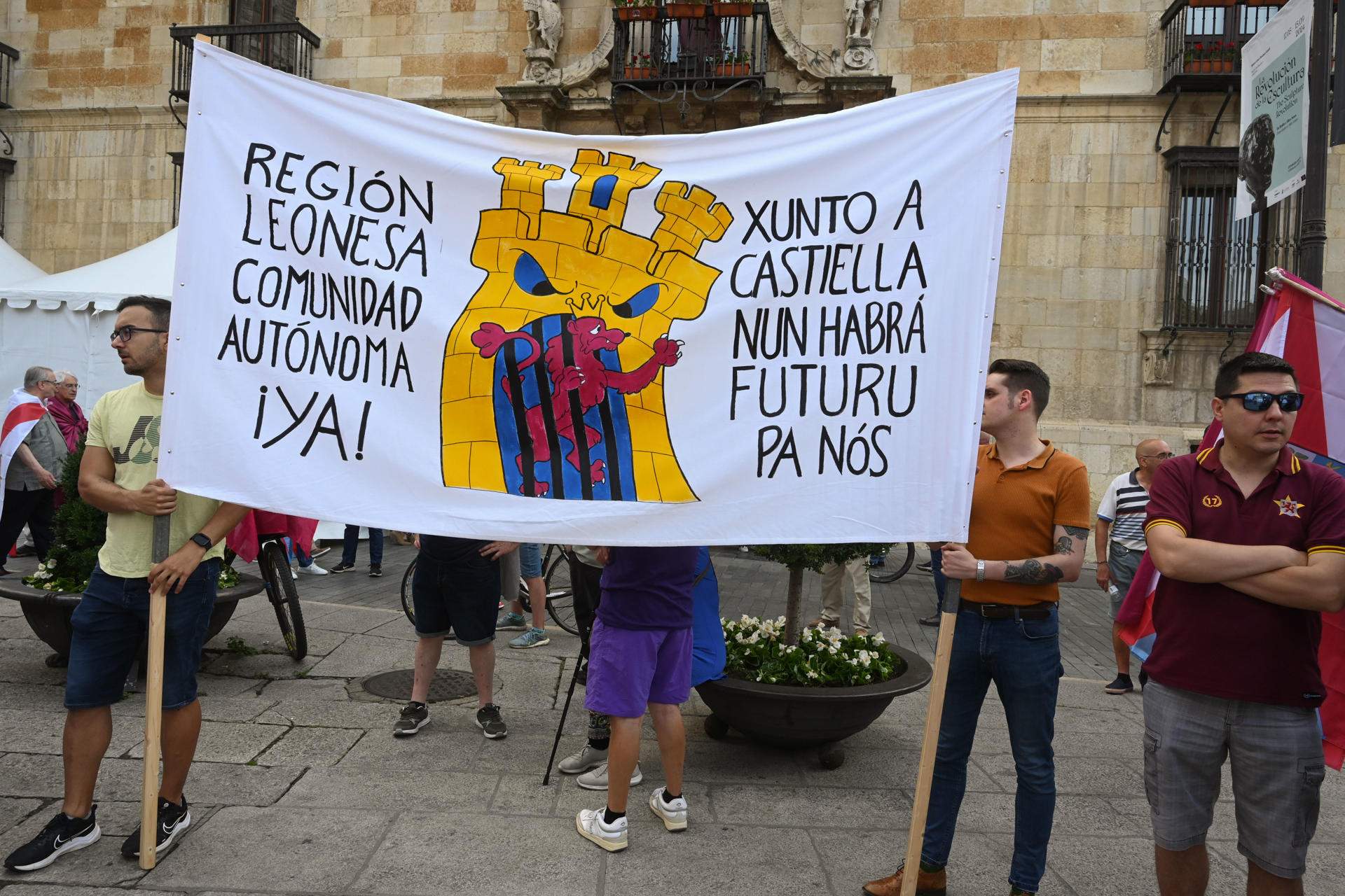 La 'independencia' de León: ¿en manos de los militantes del PSOE y del Congreso?