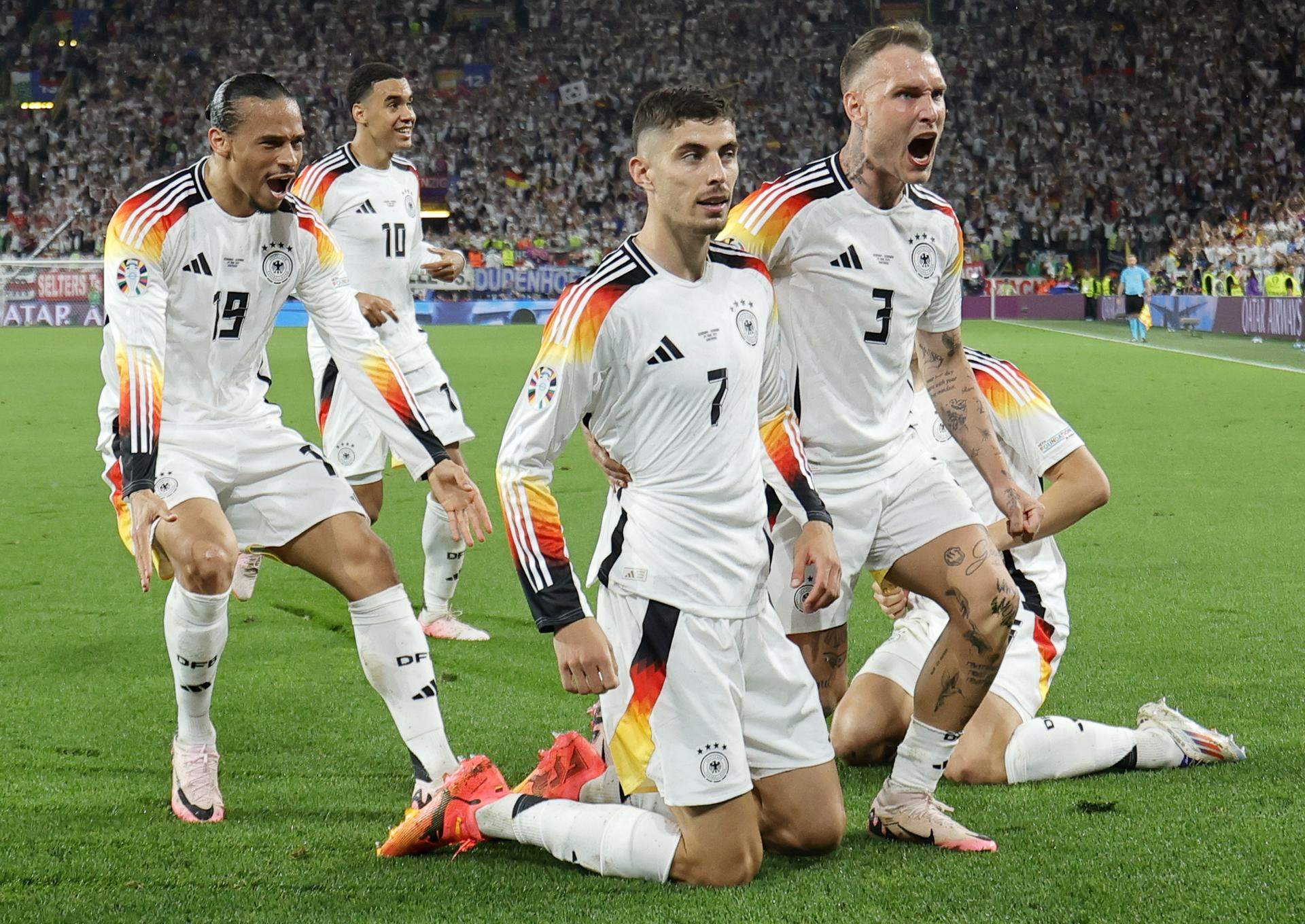 Alemania fulmina a Dinamarca y apuntala su condición de favorita (2-0)