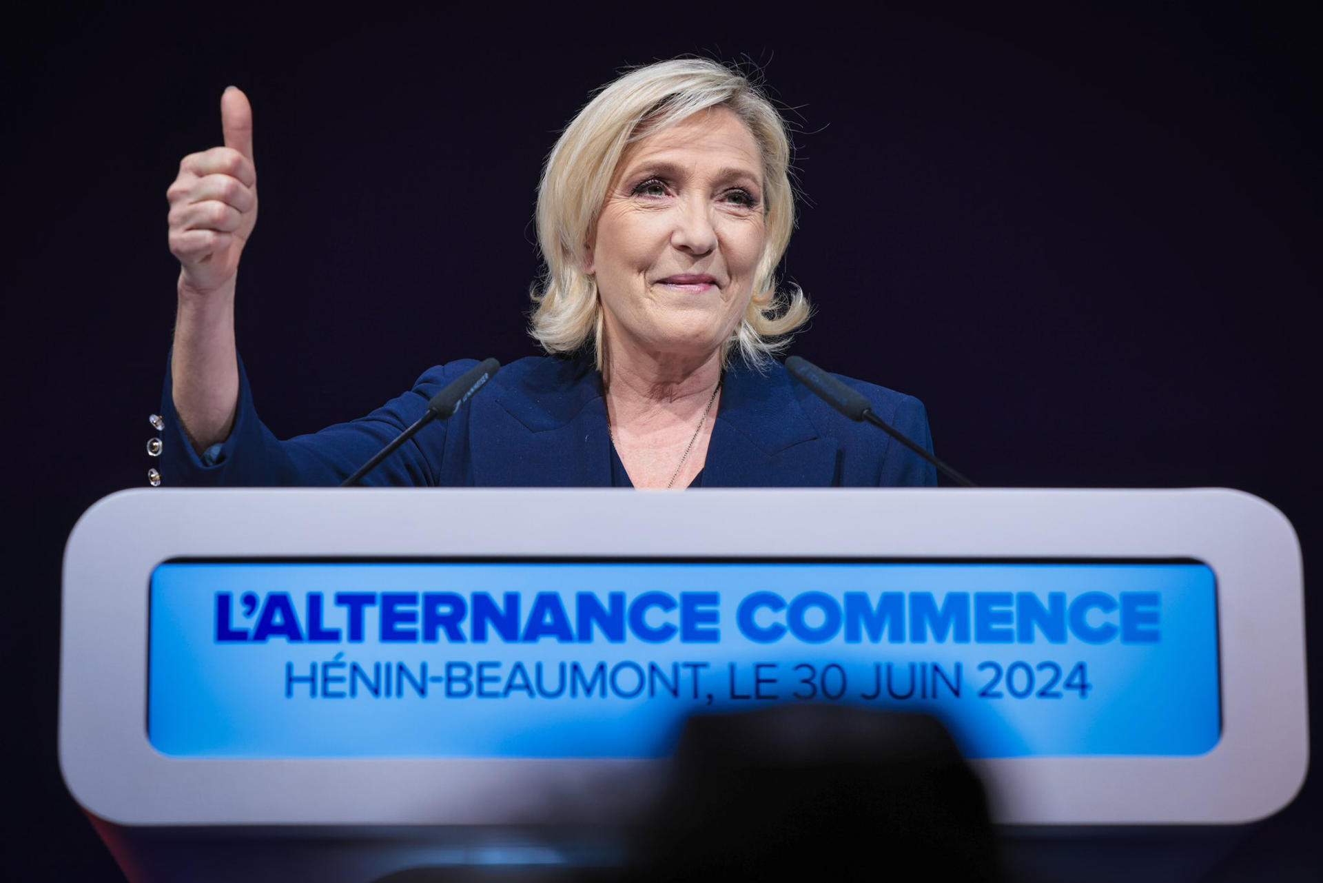 El partido de Le Pen busca acercarse a los Republicanos para asegurarse la mayoría