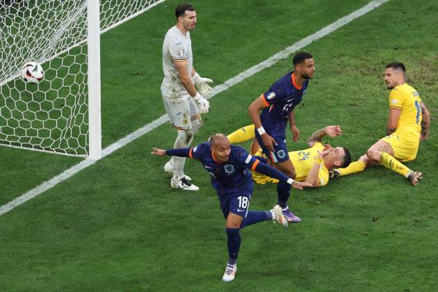 Malen celebra gol Países Bajos Rumania / Foto: EFE