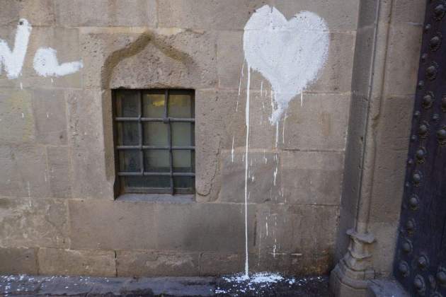 vandalisme façana gotica ajuntament barcelona foto triasxbcn 2