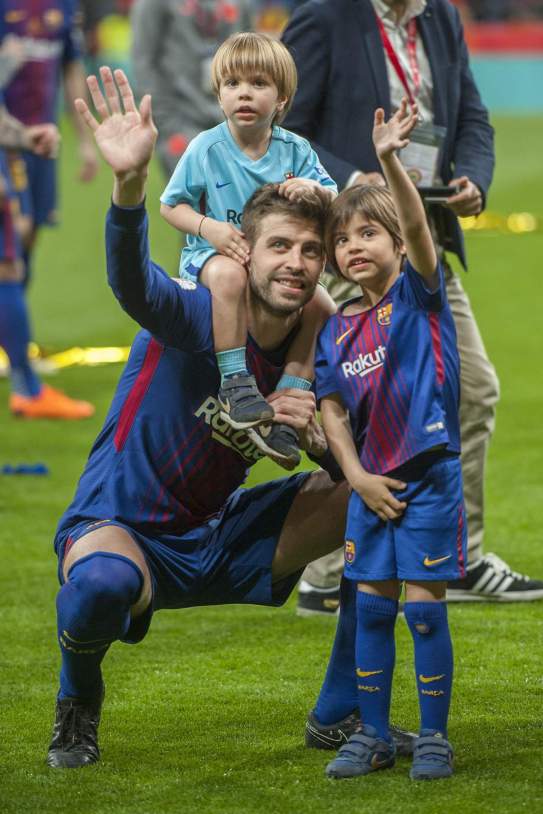 Gerard Piqué, Milan y Sasha / Instagram