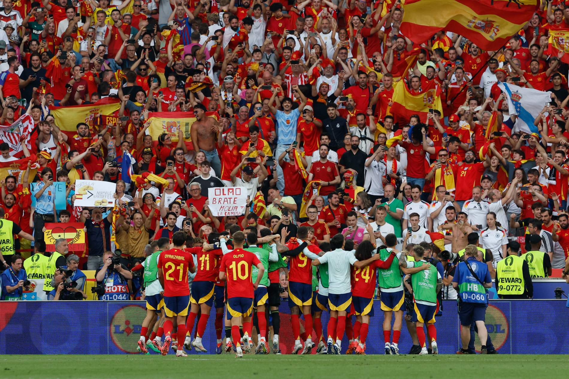 Grandilocuencia en unas portadas futbolísticas a mayor gloria de la selección española