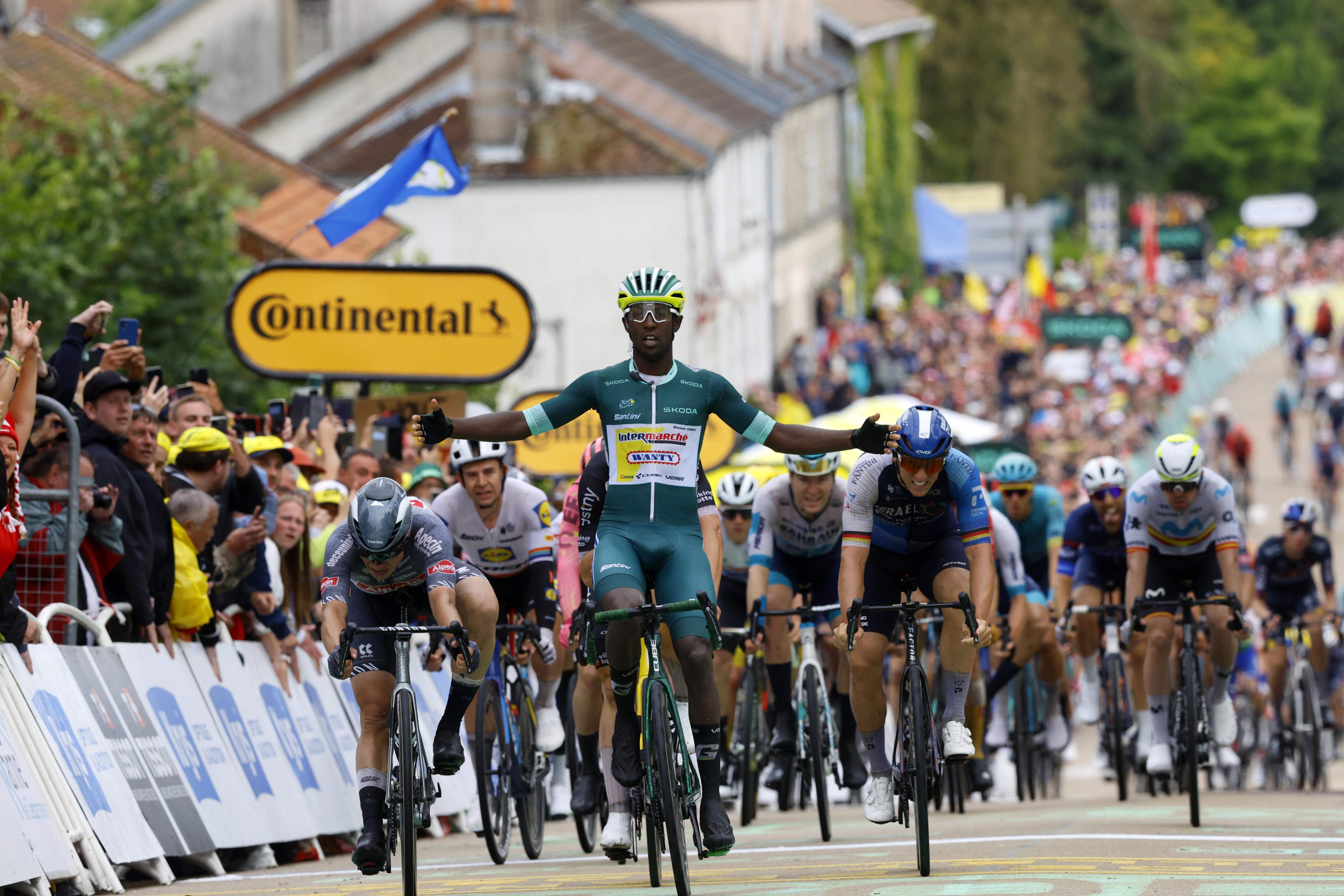Girmay repite y se consolida como el gran velocista del Tour de Francia