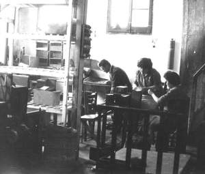 Trabajadores de la fábrica de JOVI en el Guinardó, los inicios de los años 60.