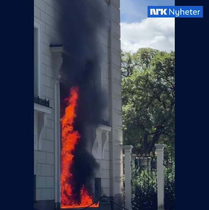 Palacio Oslo ardiendo NRK