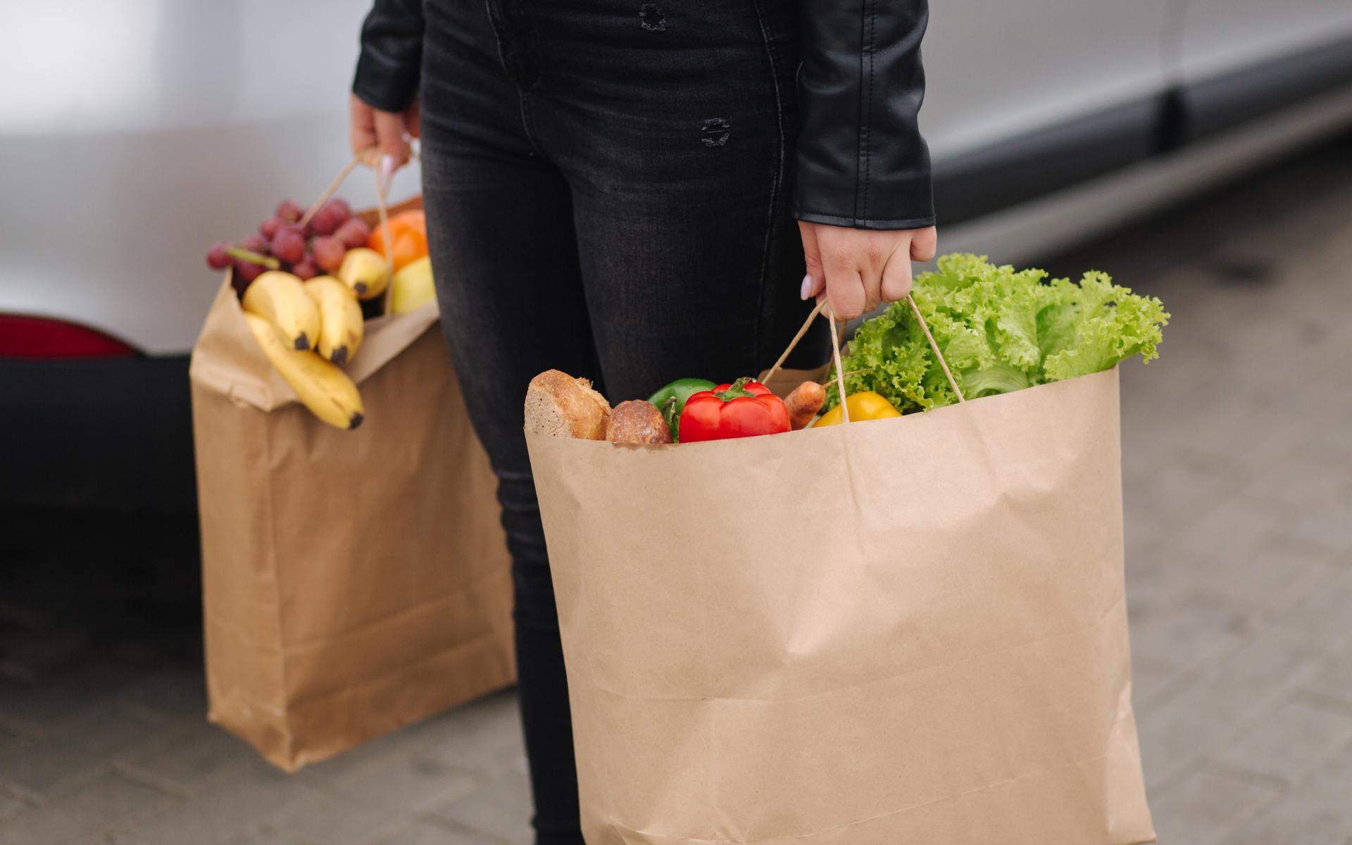 El truc viral per no haver de pagar la bossa de plàstic al supermercat