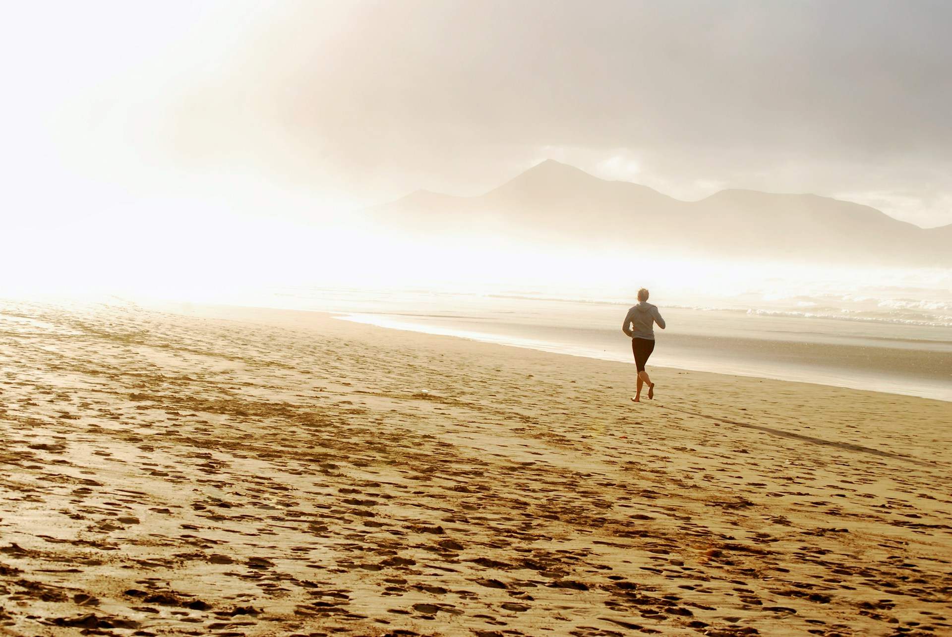 Correr en la playa: consideraciones importantes