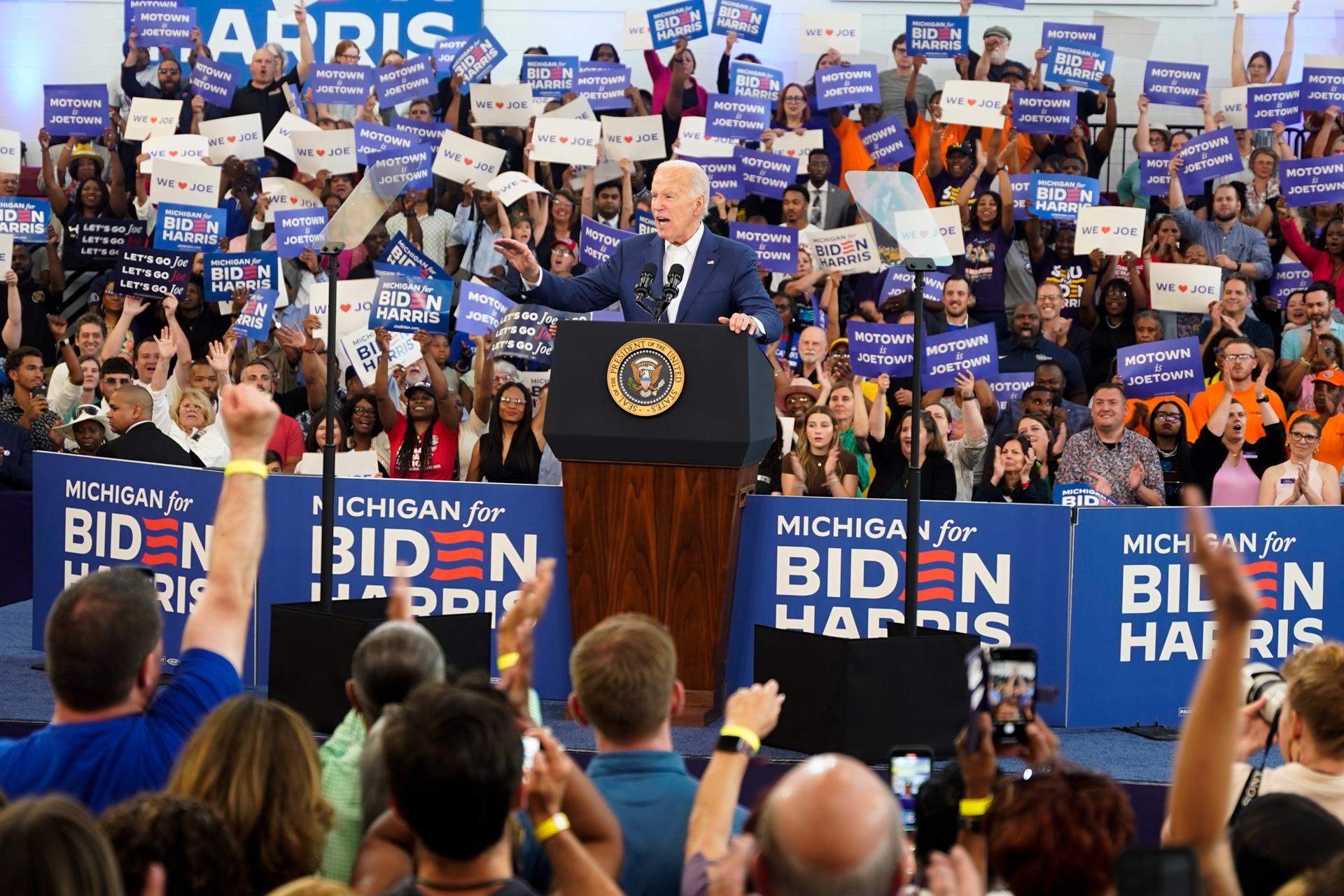 Grandes donantes a la campaña de Biden congelan los fondos y estudian la popularidad de Harris