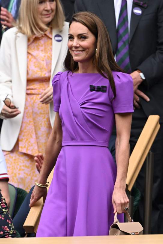 Kate Middleton vestido|traje lila / GTRES