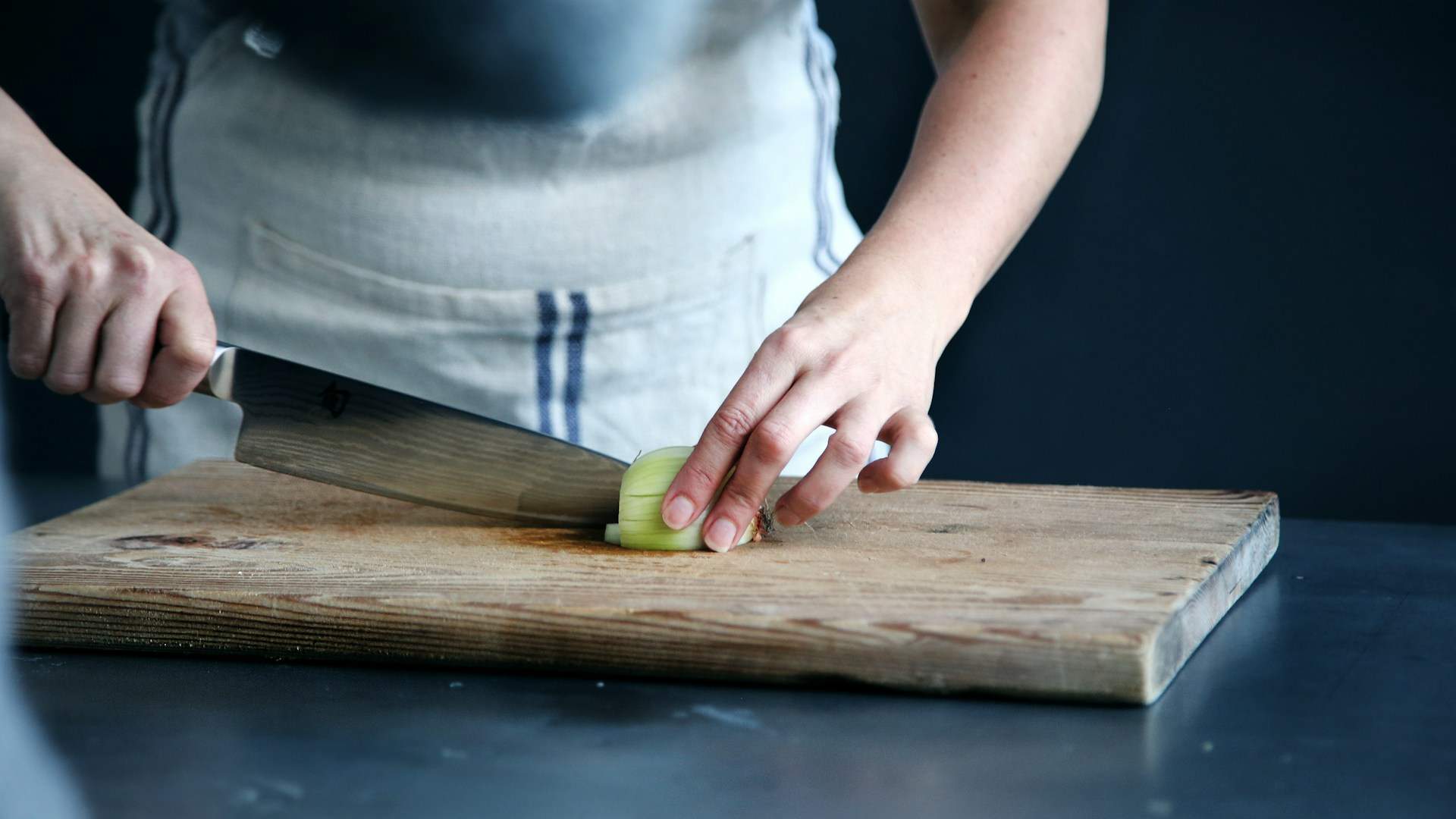 Descubre 3 formas que no conoces de cortar las verduras para ganar tiempo