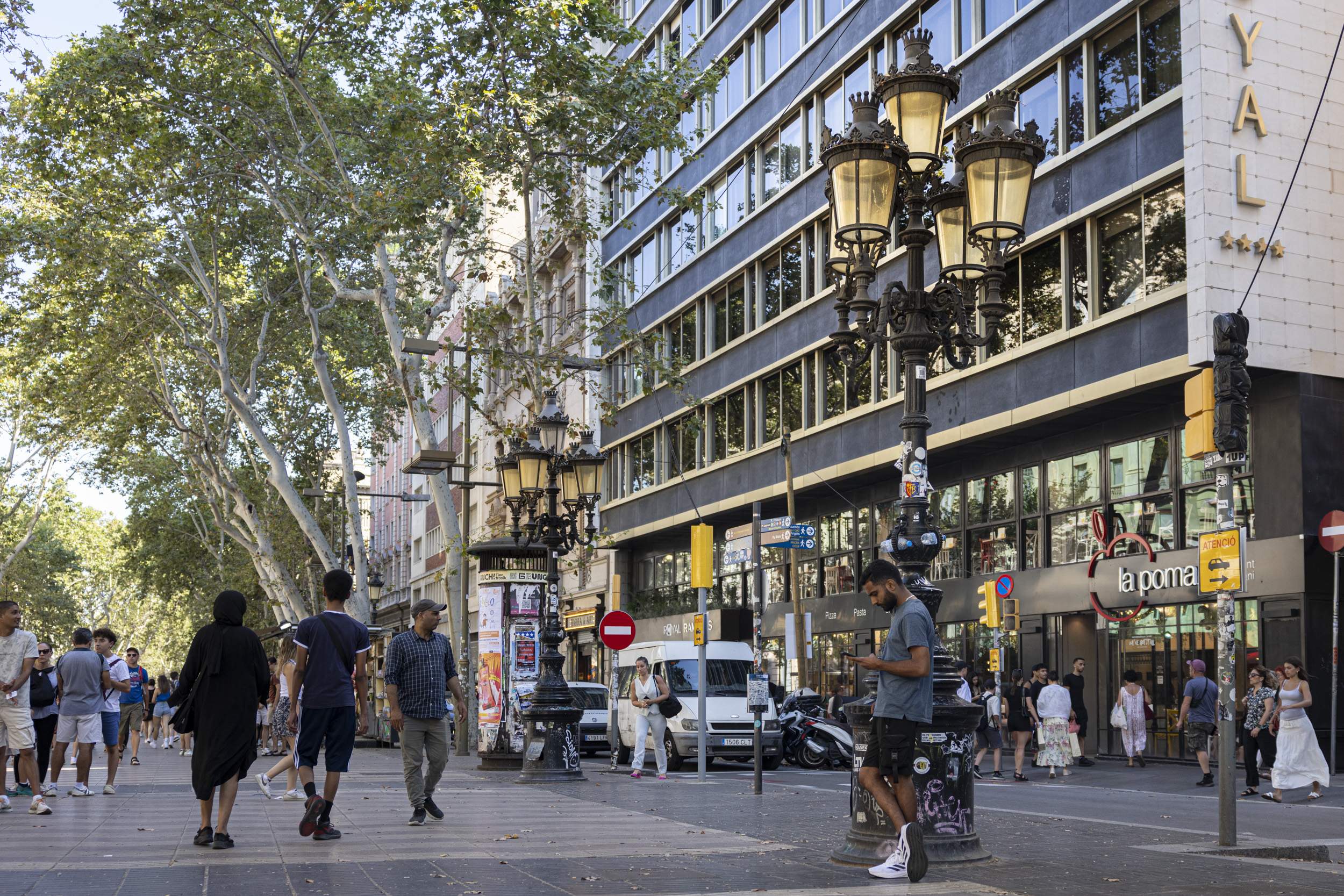 El efecto adverso del derribo de la muralla de Barcelona: así se inundó la Rambla en 1862