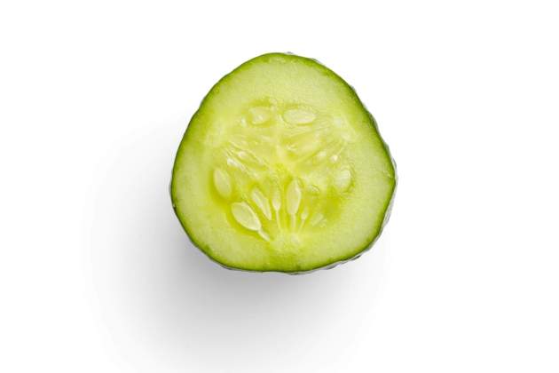 Piel y semillas del pepino / Foto: Unsplash