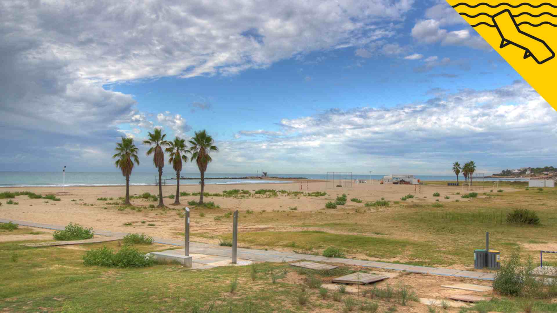 La playa que está a 1 hora de Barcelona y entre las mejores de Catalunya en 2024, según National Geographic