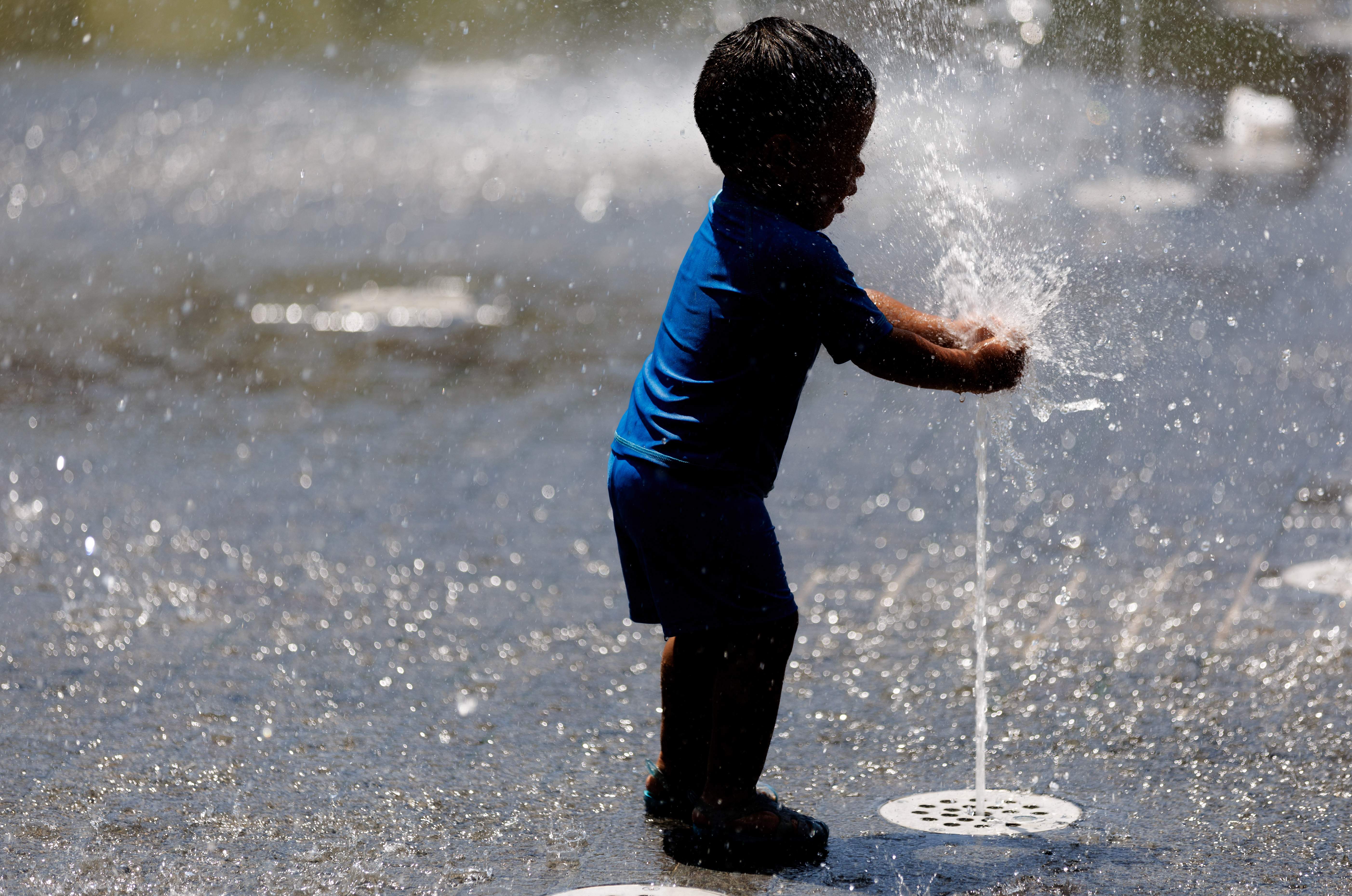 El aumento de las temperaturas ha provocado la muerte de casi 400 niños en Europa y Asia central