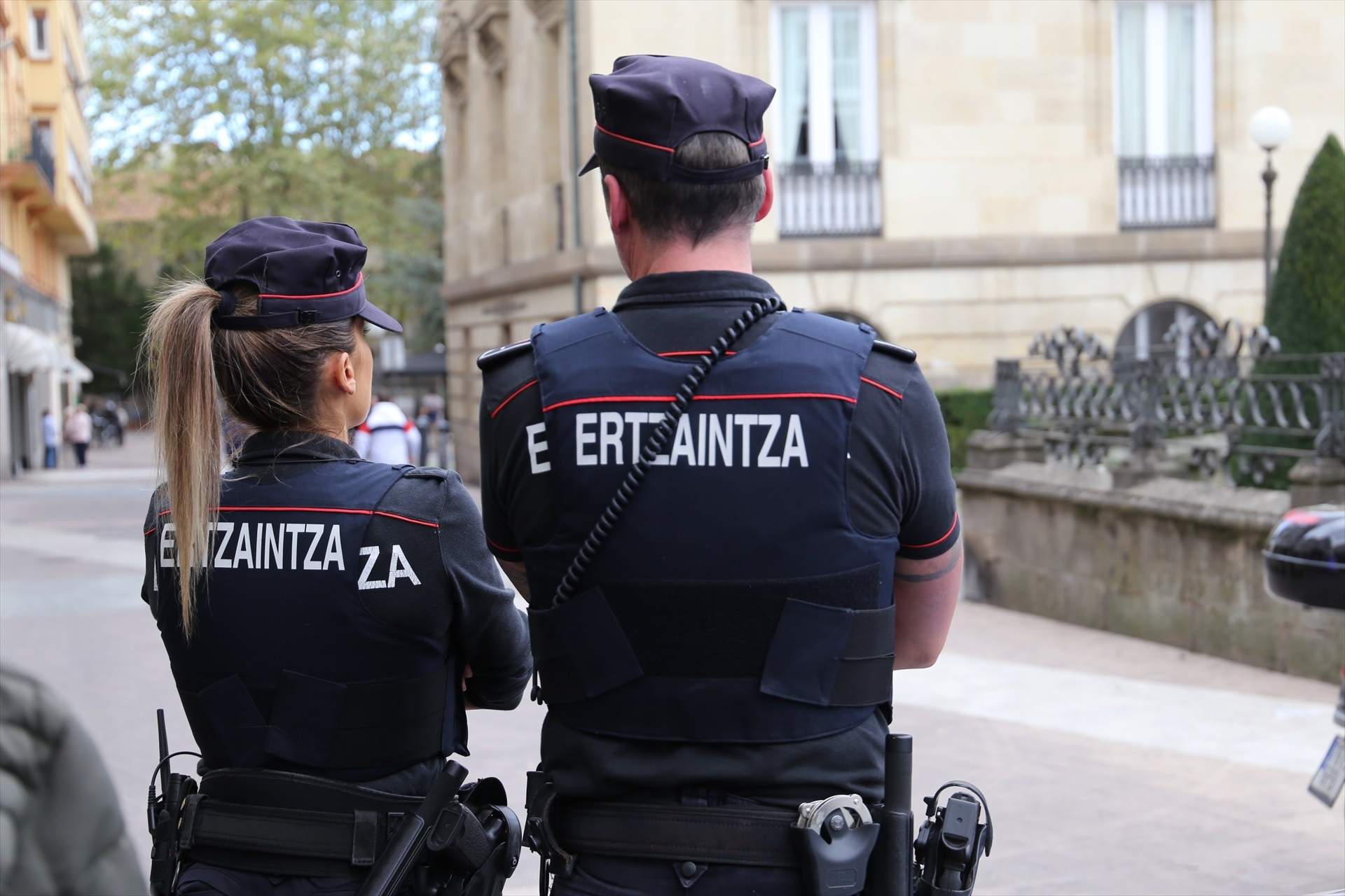 L'Ertzaintza assumeix el control policial dels ports i els aeroports bascos