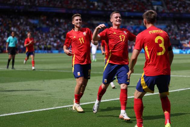 Sergio Gómez, Fermín López y Miranda celebran un gol de España Juegos Olímpicos / Foto: EFE