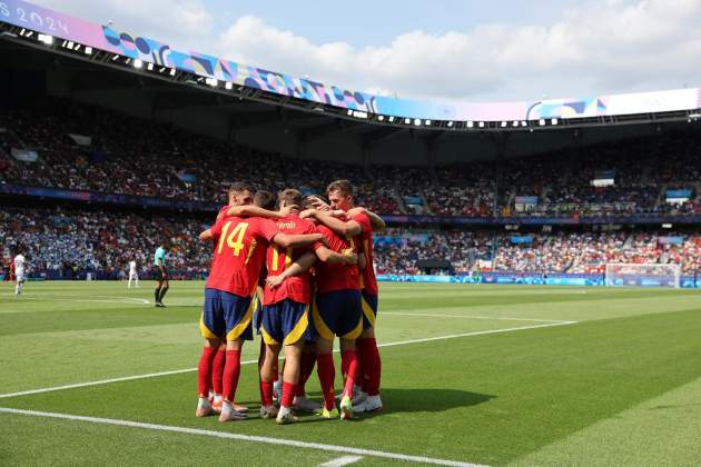 La Selecció espanyola celebrant un gol als Jocs Olímpics de París / Foto: EFE