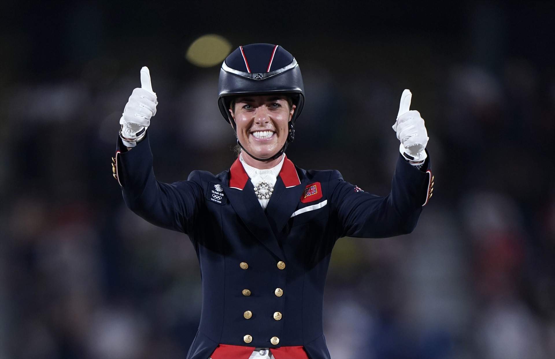 La jinete británica Charlotte Dujardin, fuera de los Juegos Olímpicos por azotar a un caballo