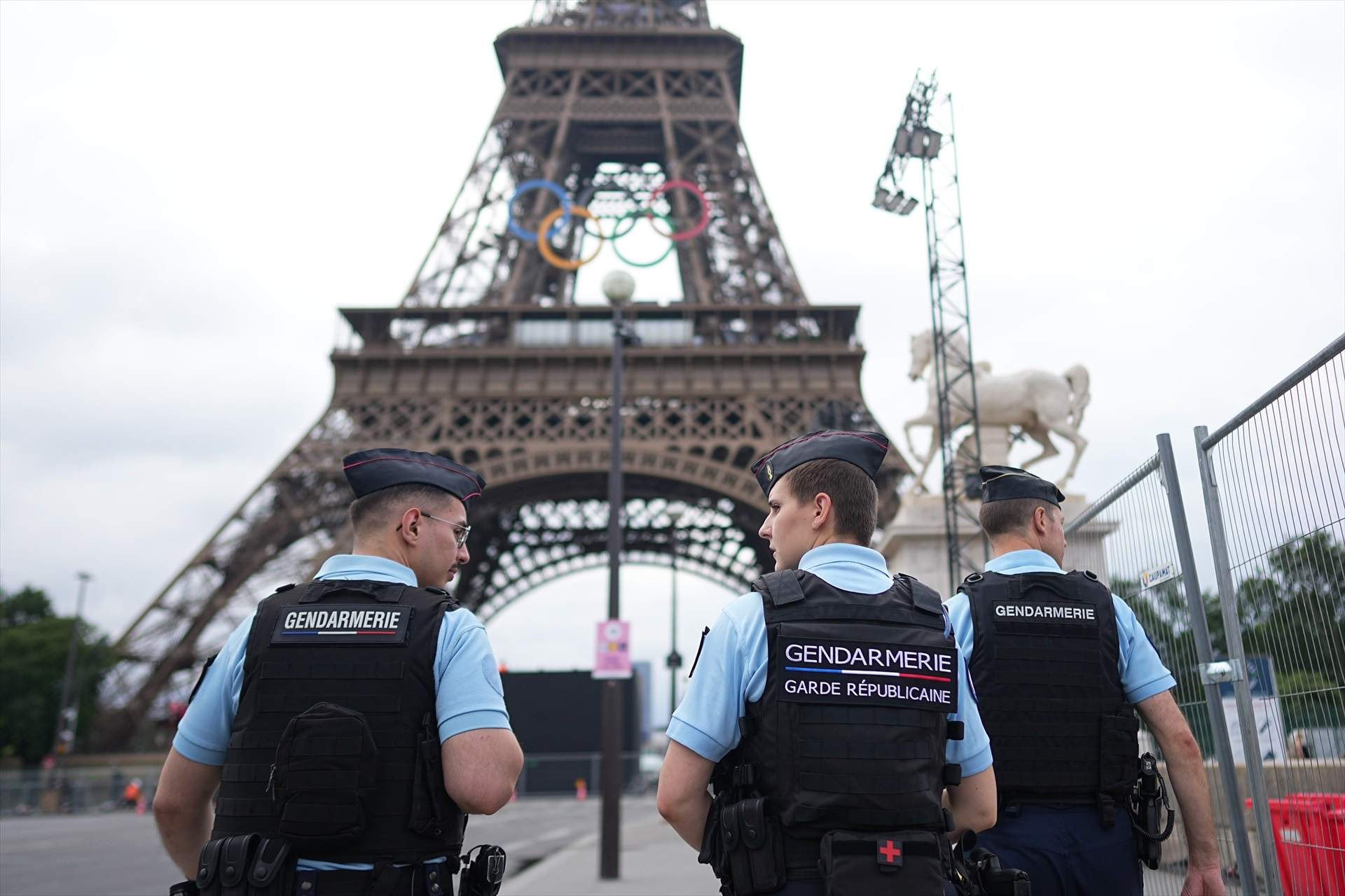 Máxima inseguridad en París: robos a deportistas y coches destrozados en los Juegos Olímpicos 2024