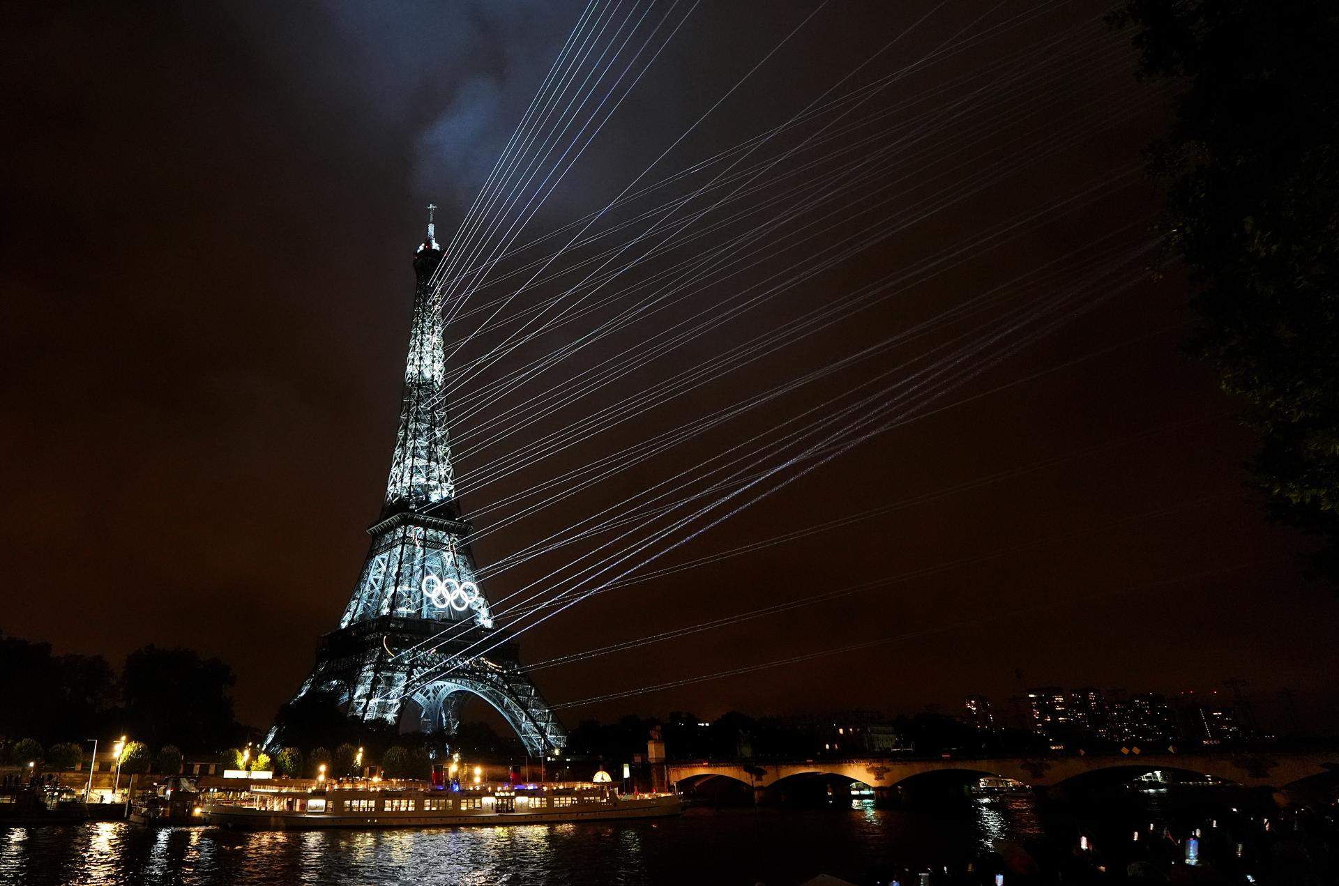 De París al mundo: el Sena brilla y la Torre Eiffel ilumina los Juegos Olímpicos del 2024