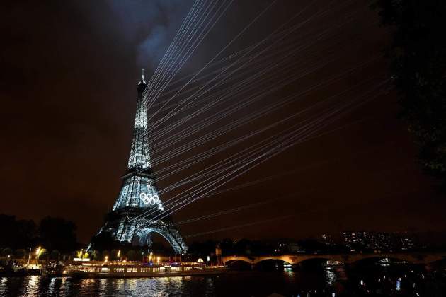 Torre Eiffel Juegos Olímpicos París 2024 / Foto: EFE