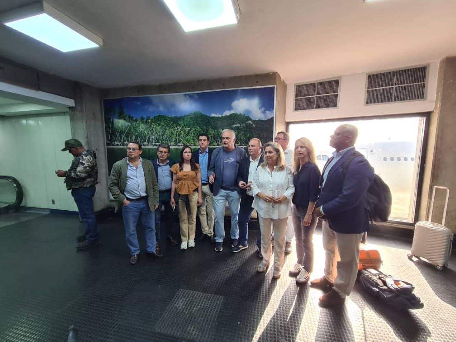 Venezuela deporta a una delegación del PP que viajaba sin permiso