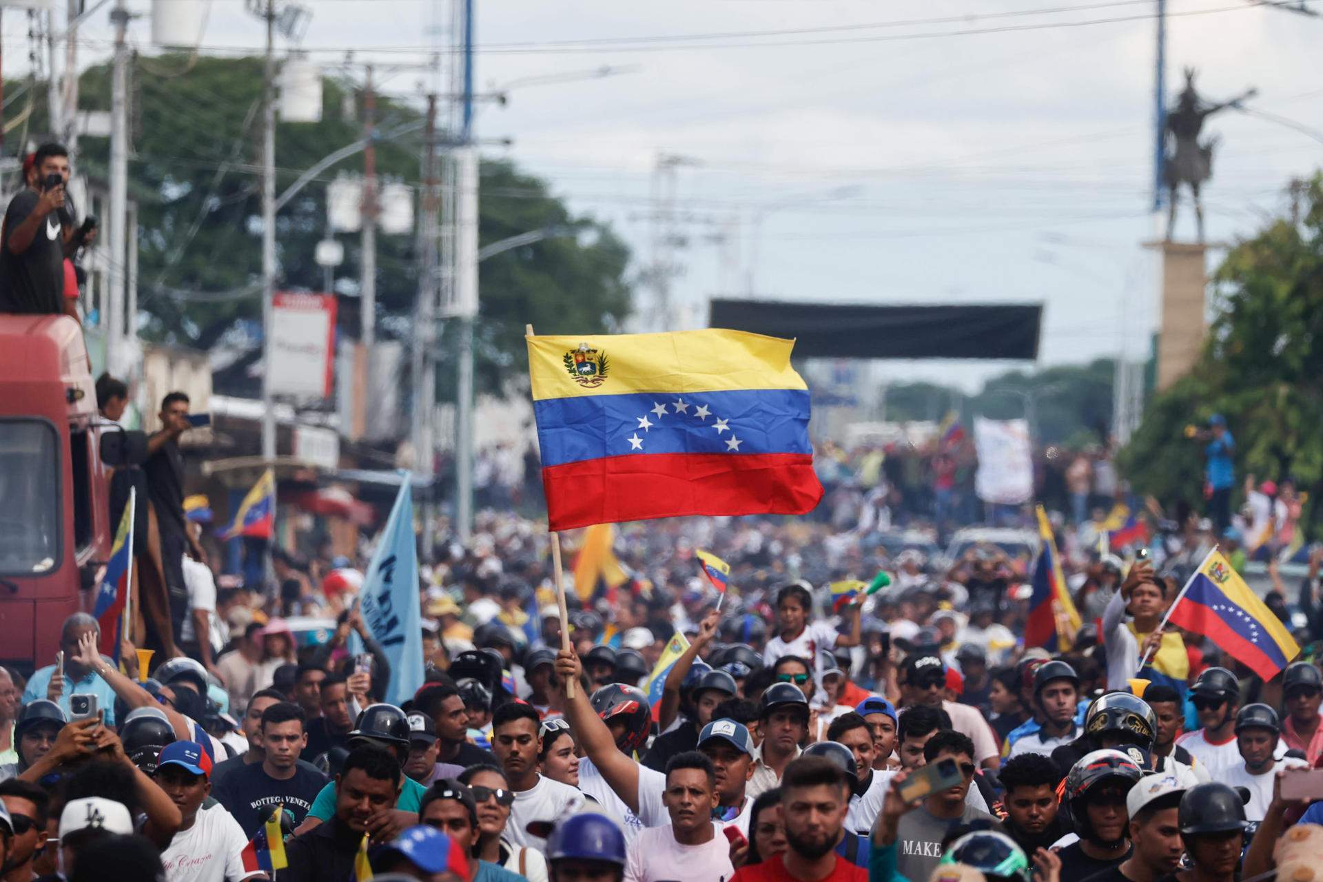 Veneçuela vota amb incertesa el seu futur: més Maduro o nova etapa amb González Urrutia