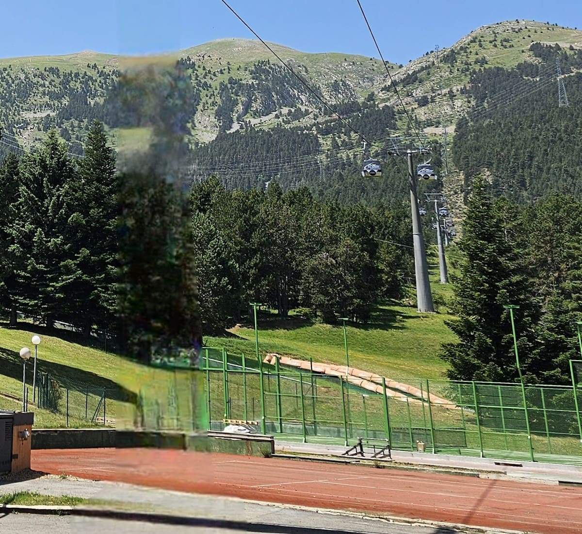 Pádel en altura en La Molina