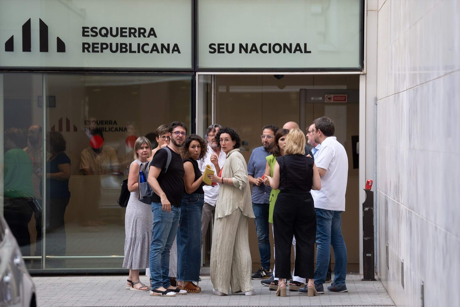 Els militants d'ERC decideixen si fan Salvador Illa president de la Generalitat