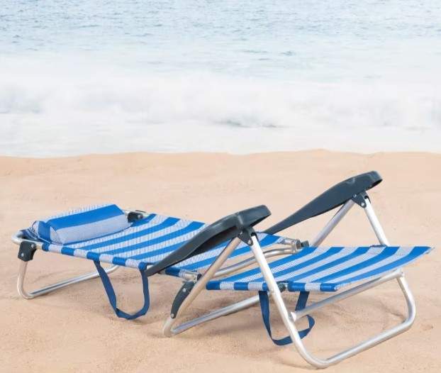 Decathlon trae de vuelta la silla de playa estrella de los años 80 en España