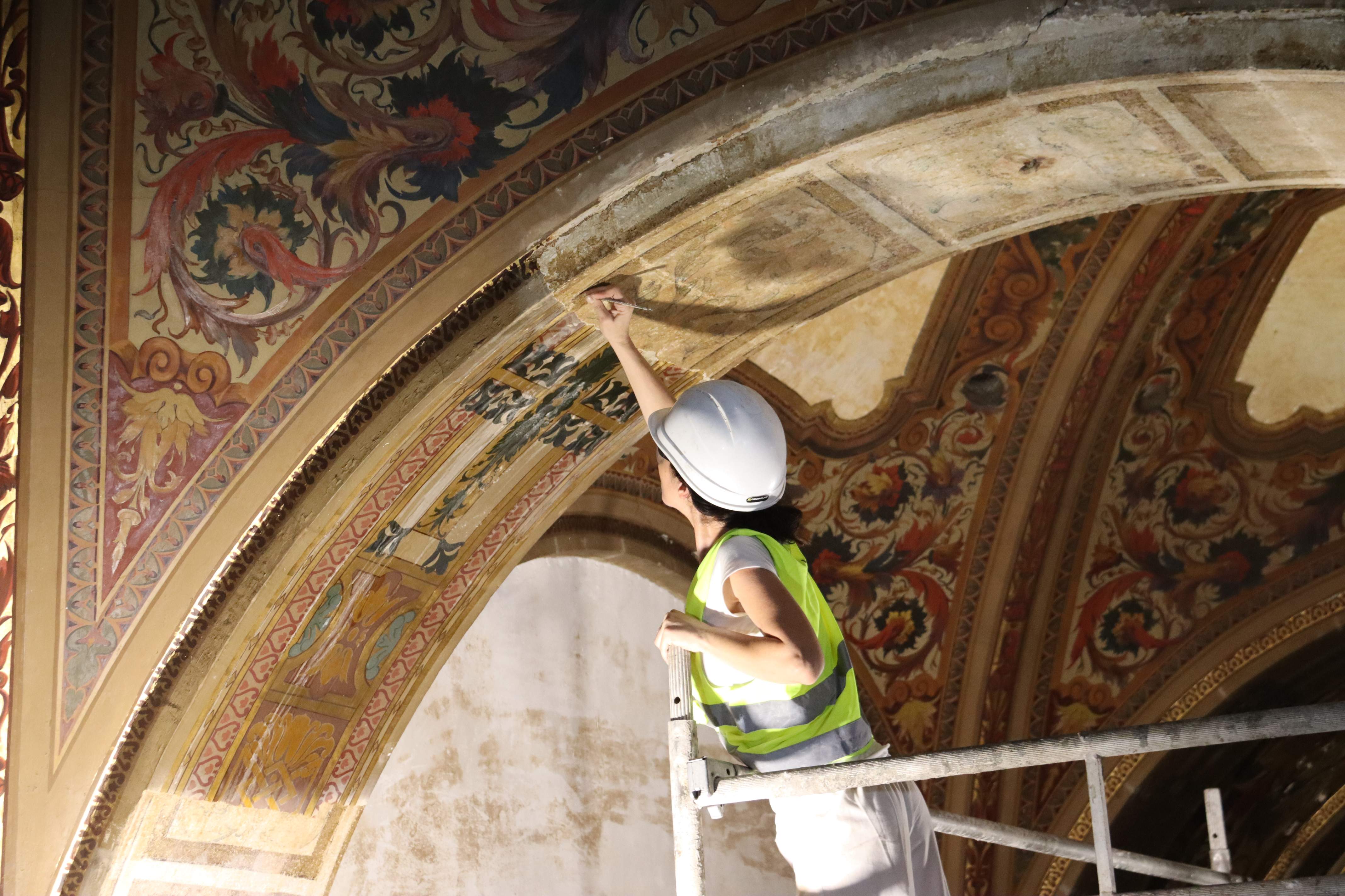 Finaliza la retirada de pinturas de la dictadura de Primo de Rivera en el Palau de la Generalitat