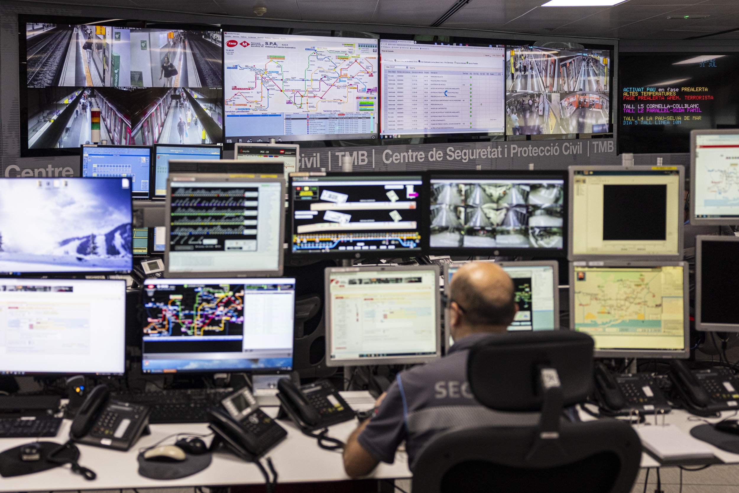 Deu mil càmeres i vuit-cents vigilants, així és el sistema de seguretat al Metro de Barcelona